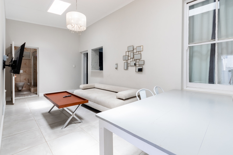 To Let 8 Bedroom Property for Rent in Observatory Western Cape